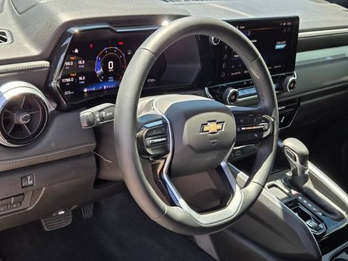 Used 2024 Chevrolet Colorado LT w/ LT Convenience Package RWD image 18
