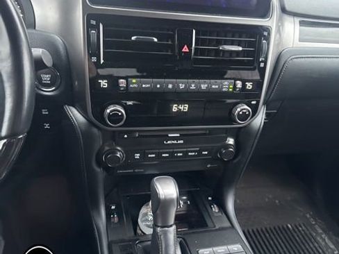 Used 2022 Lexus GX 460 Premium w/ Premium Package image 13