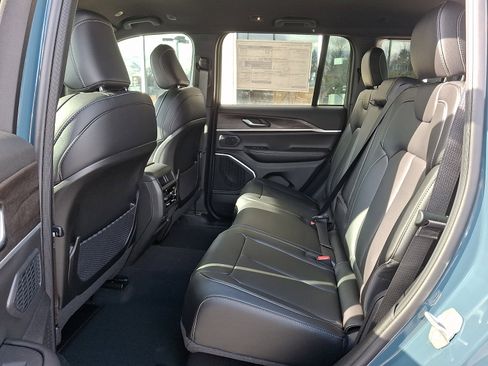 New 2026 Jeep Grand Cherokee Limited image 6