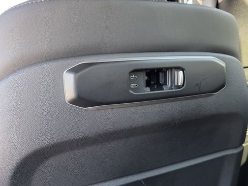 Used 2025 BMW X5 sDrive40i w/ Climate Comfort Package image 21