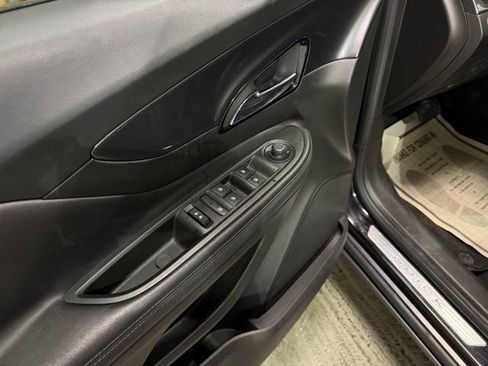 Used 2018 Buick Encore Sport Touring image 10