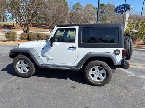 Used 2018 Jeep Wrangler Sport image 12
