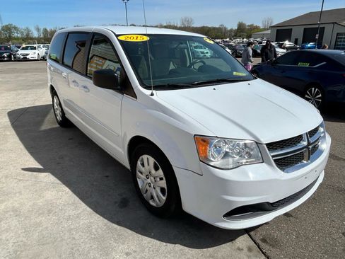 Used 2015 Dodge Grand Caravan SE w/ Quick Order Package 29E SE FWD image 3