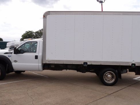 Used 2014 Ford F550 2WD Regular Cab Super Duty image 8