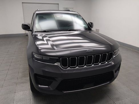 Used 2023 Jeep Grand Cherokee Laredo AWD/4WD image 14