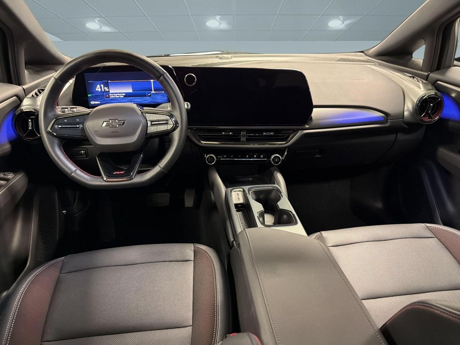 Used 2024 Chevrolet Equinox EV RS FWD image 16