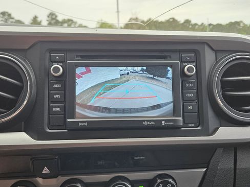 Used 2018 Toyota Tacoma SR5 image 32
