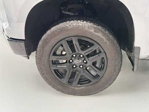 Used 2024 Chevrolet Silverado 1500 Custom Trail Boss w/ Turbomax Blackout Package AWD/4WD image 24