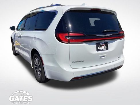 Used 2021 Chrysler Pacifica Touring-L FWD image 7