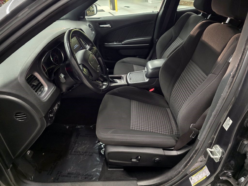 Used 2023 Dodge Charger SXT RWD image 15
