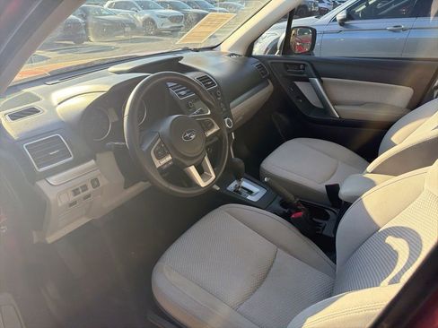 Used 2017 Subaru Forester 2.5i w/ Alloy Wheel Package image 12