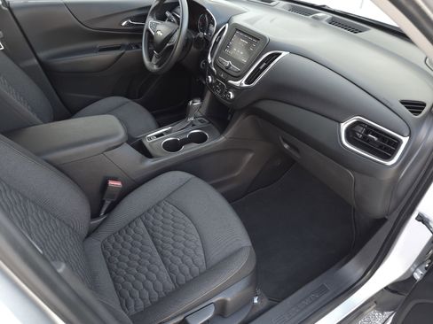 Used 2020 Chevrolet Equinox LT image 37