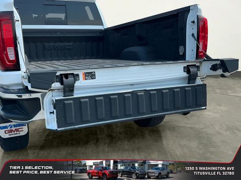 Used 2022 GMC Sierra 2500 SLT w/ SLT Premium Package AWD/4WD image 6