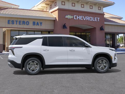 New 2026 Chevrolet Traverse LT w/ LPO, Floor Liner Package FWD image 29