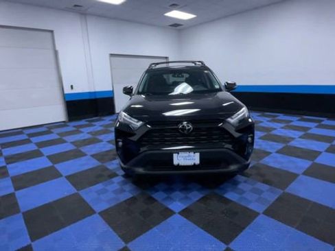 Used 2022 Toyota RAV4 XLE Premium image 3