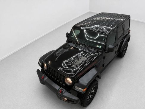Used 2021 Jeep Wrangler Unlimited Rubicon w/ Cold Weather Group AWD/4WD image 34