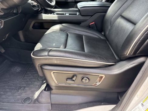 Used 2022 RAM 1500 Limited w/ Body Color Bumper Group AWD/4WD image 17