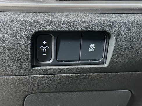 Used 2024 Kia Sorento S w/ Panoramic Sunroof Package FWD image 17