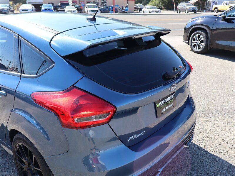Used 2018 Ford Focus ST w/ Equipment Group 402A FWD image 7