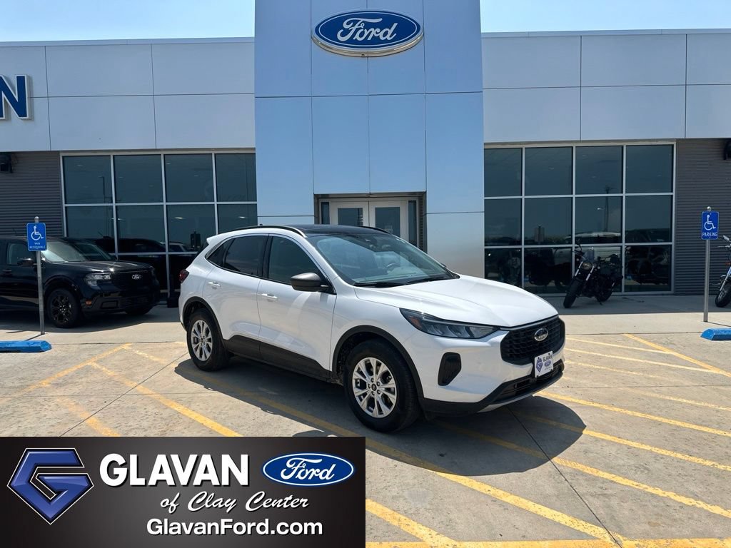 Used 2024 Ford Escape Active w/ Tech Pack #1 AWD/4WD image 1