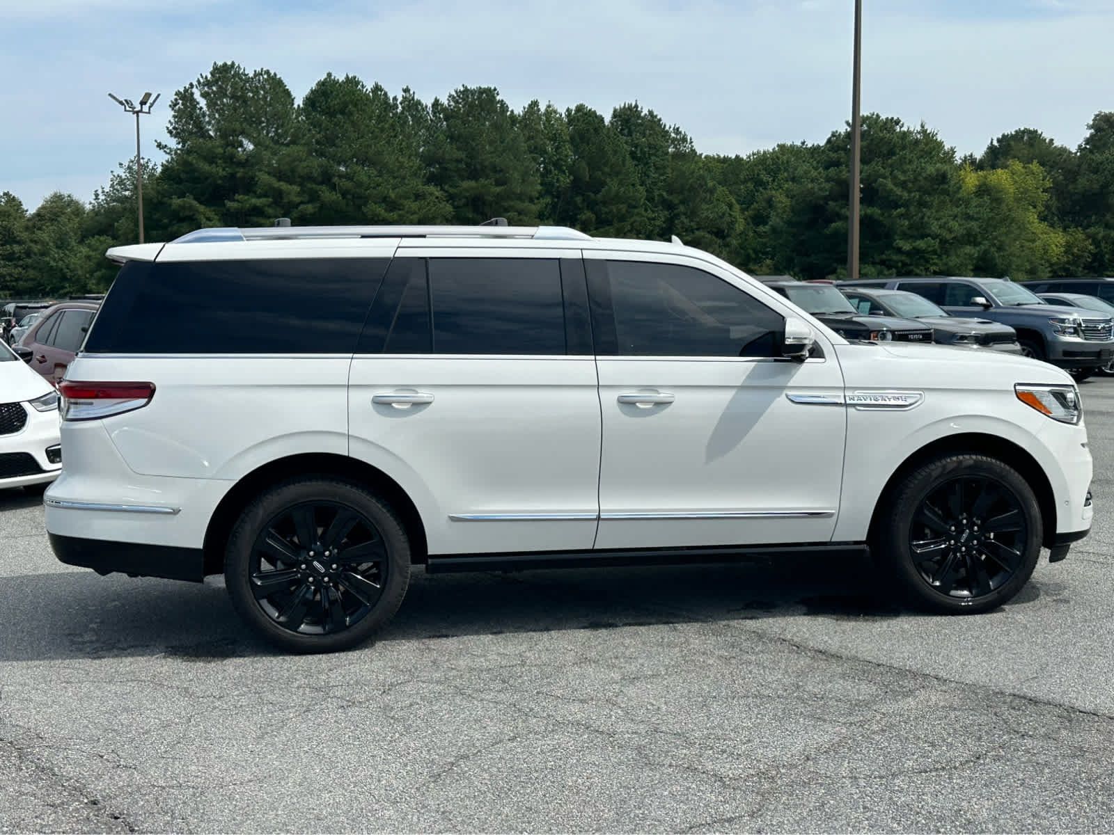 Used 2024 Lincoln Navigator Reserve AWD/4WD image 7