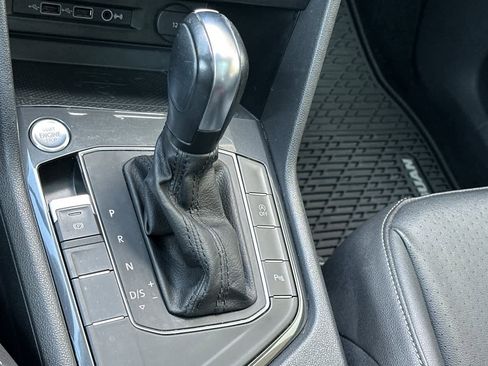 Used 2020 Volkswagen Tiguan SEL image 25