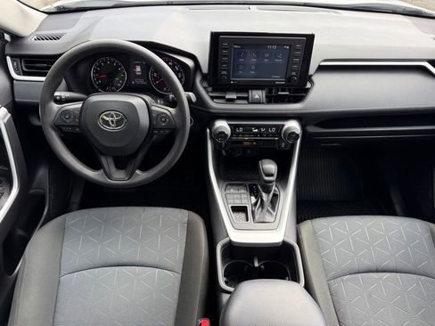 Used 2022 Toyota RAV4 XLE image 18
