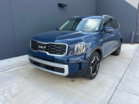 Used 2025 Kia Telluride S FWD image 1