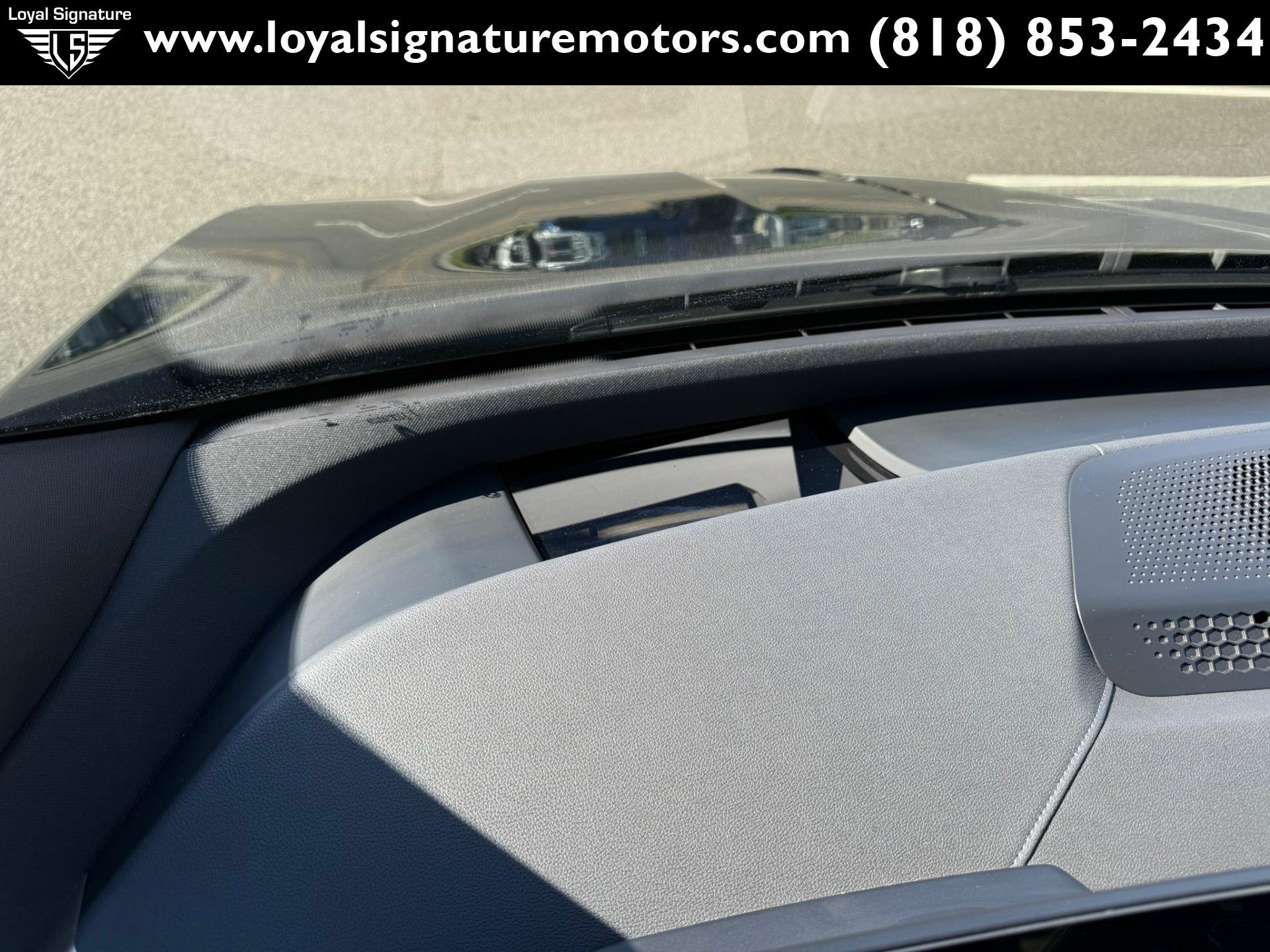 Used 2024 BMW iX xDrive50 w/ Sport Package AWD/4WD image 32