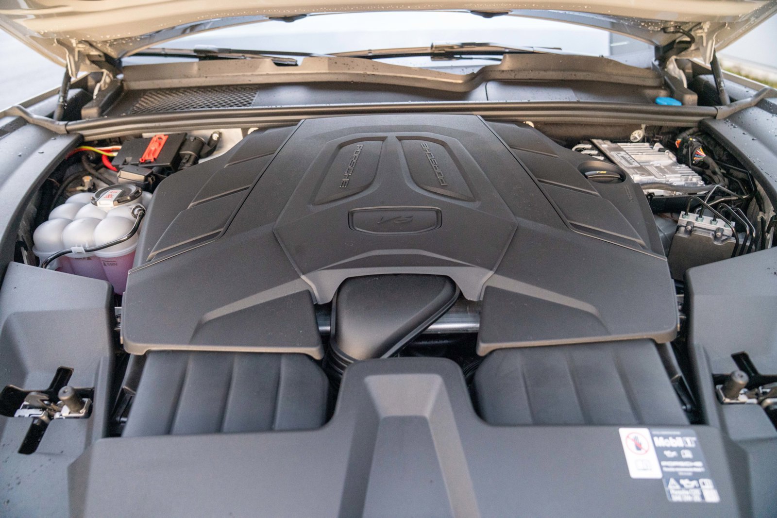 Certified 2026 Porsche Cayenne AWD/4WD image 28