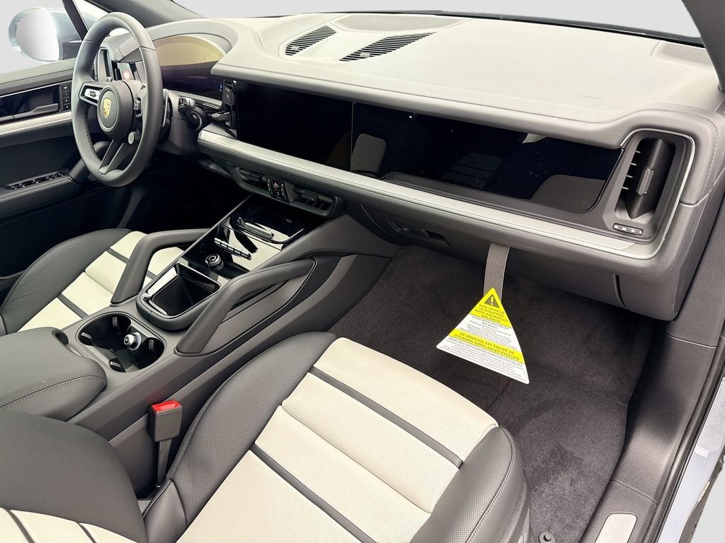 Used 2026 Porsche Cayenne AWD/4WD image 20