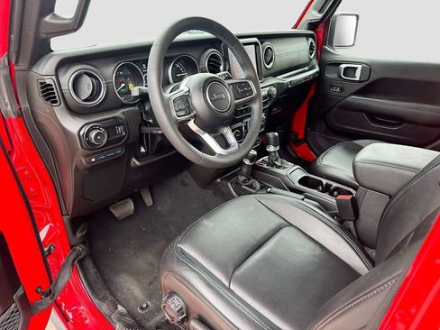 Certified 2023 Jeep Wrangler Unlimited Rubicon 4xe w/ Cold Weather Group AWD/4WD image 10