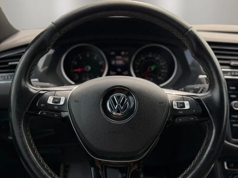 Used 2020 Volkswagen Tiguan SE R-Line w/ 3rd Row Seat Package AWD/4WD image 19