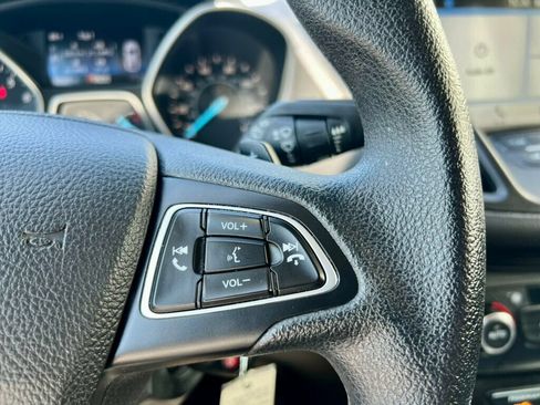 Used 2017 Ford Escape SE w/ Equipment Group 201A FWD image 20