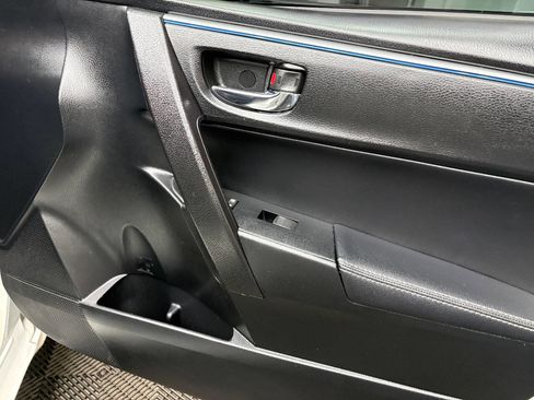 Used 2015 Toyota Corolla S Premium image 42