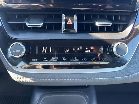 Used 2025 Toyota Corolla SE image 17