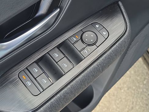 New 2026 Nissan Kicks SV w/ Cold Weather Package AWD/4WD image 18