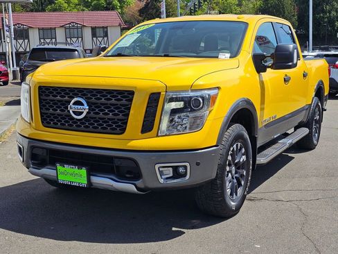 Used 2018 Nissan Titan PRO-4X w/ Pro-4x Convenience Package AWD/4WD image 6