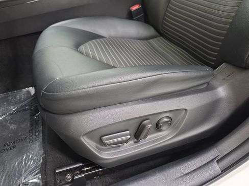 Used 2021 Toyota Camry SE FWD image 29