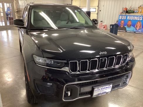 Used 2023 Jeep Grand Cherokee Overland w/ Adv Protech Group III image 7