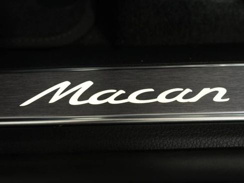 New 2026 Porsche Macan image 33