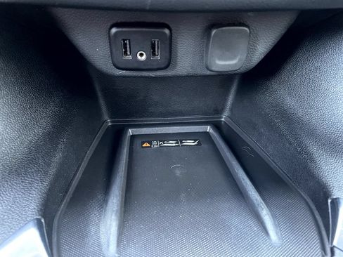 Used 2023 Chevrolet Traverse LT AWD/4WD image 19
