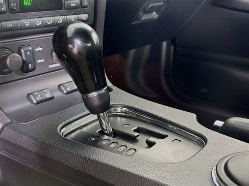 Used 2005 Ford Thunderbird RWD image 24
