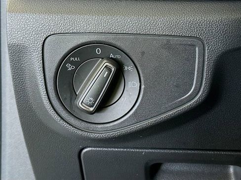 Used 2023 Volkswagen Atlas Cross Sport SE image 11