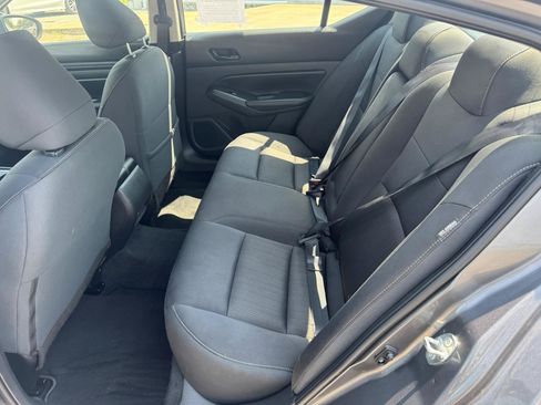 Used 2024 Nissan Altima 2.5 SV FWD image 9