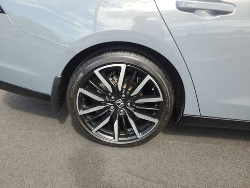 Used 2023 Honda Accord Touring image 12