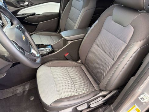 Certified 2025 Chevrolet Trax LT w/ Driver Confidence Package FWD image 22