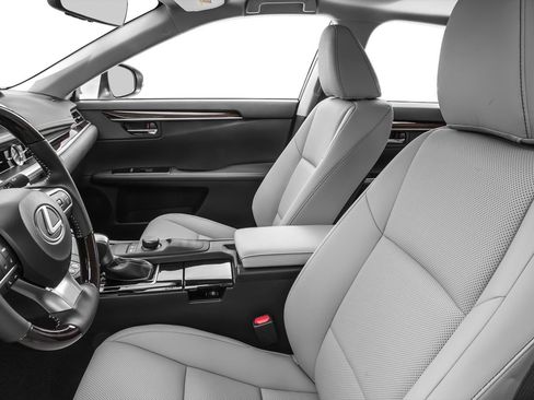 Used 2016 Lexus ES 300h FWD image 9