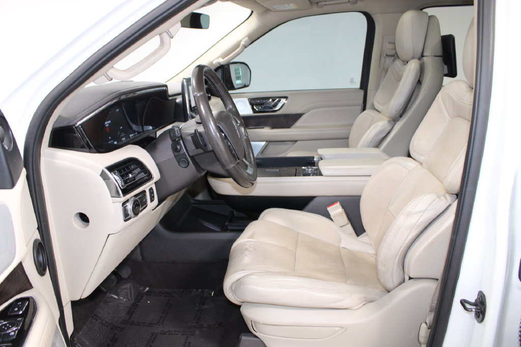 Used 2020 Lincoln Navigator L Reserve w/ Luxury Package AWD/4WD image 24