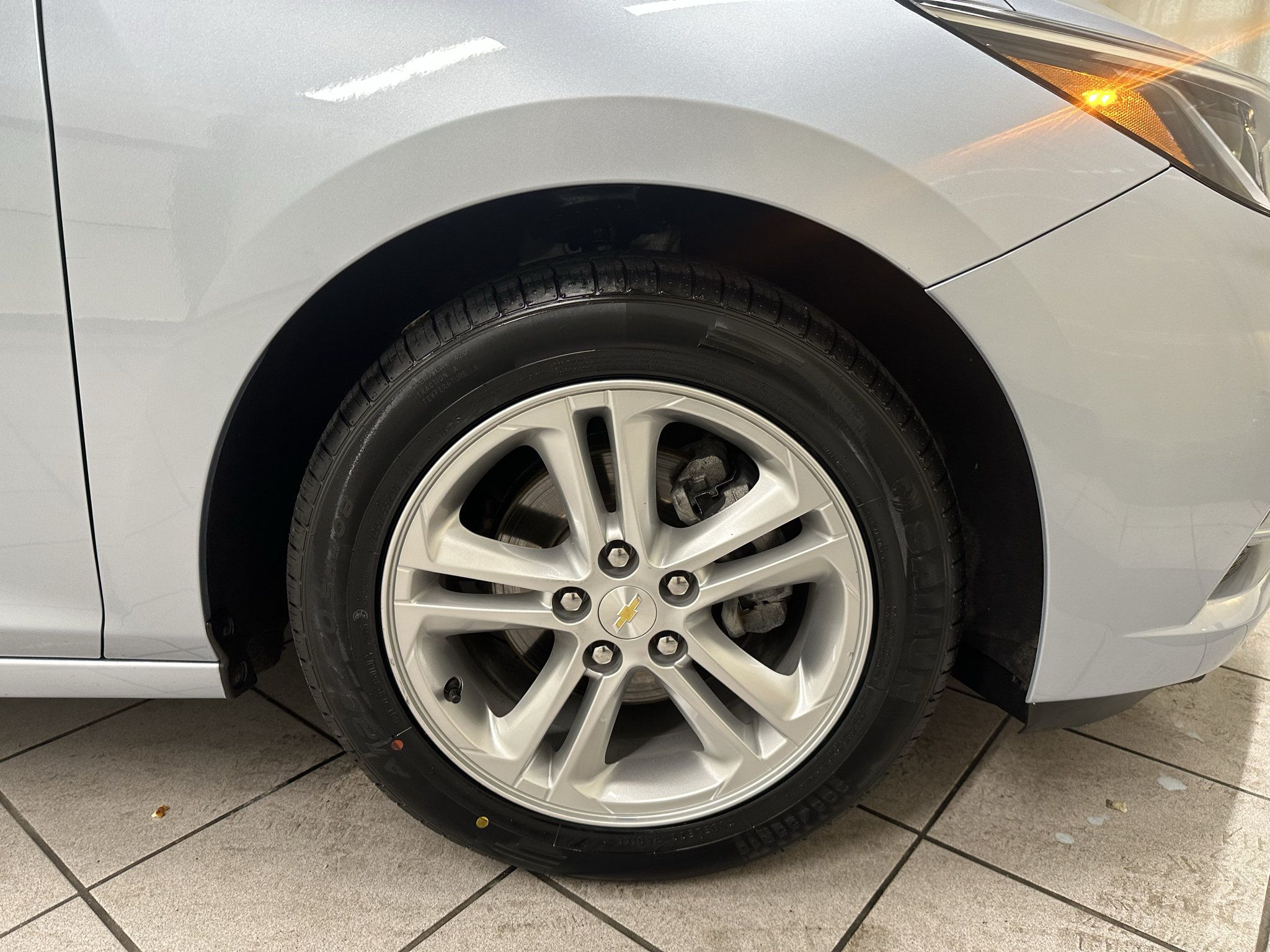 Certified 2018 Chevrolet Cruze LT w/ Convenience Package FWD image 13